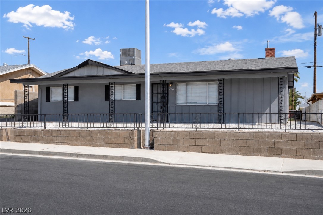 2217 Constantine Avenue Property Photo 1