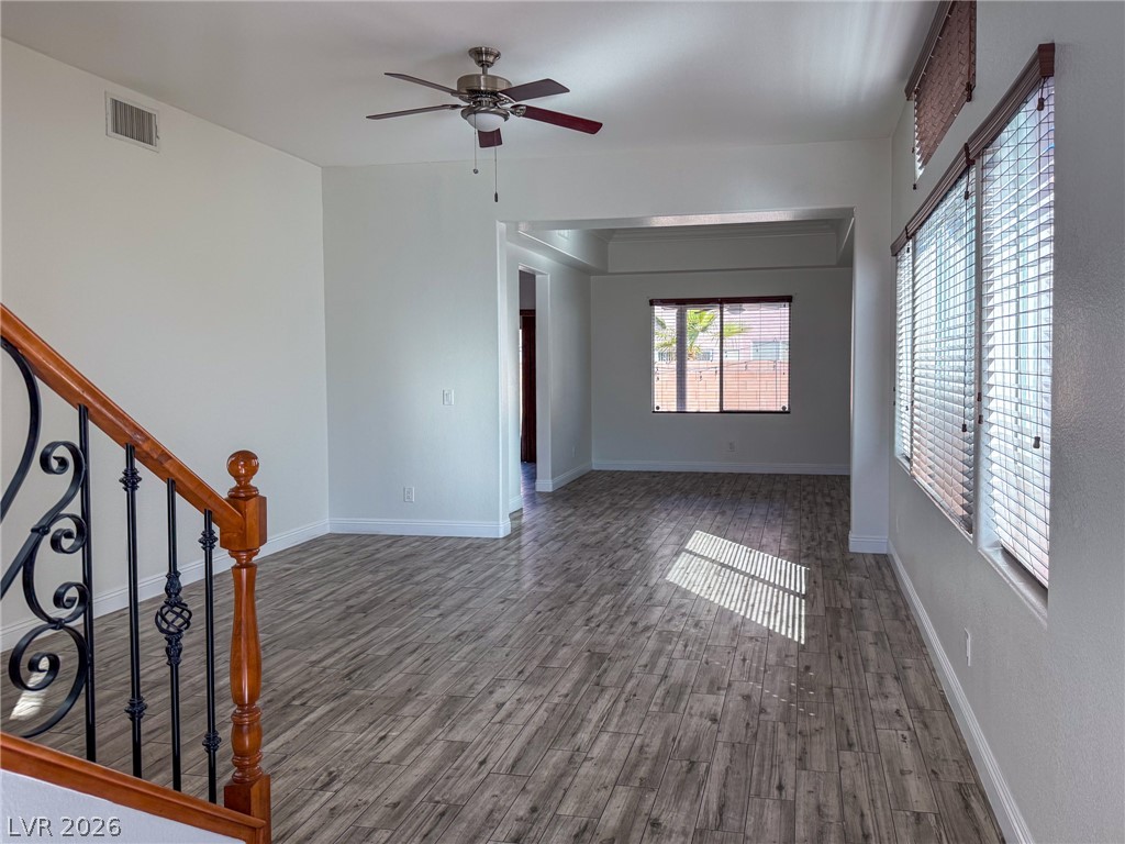9156 Weeping Hollow Avenue Property Photo 6