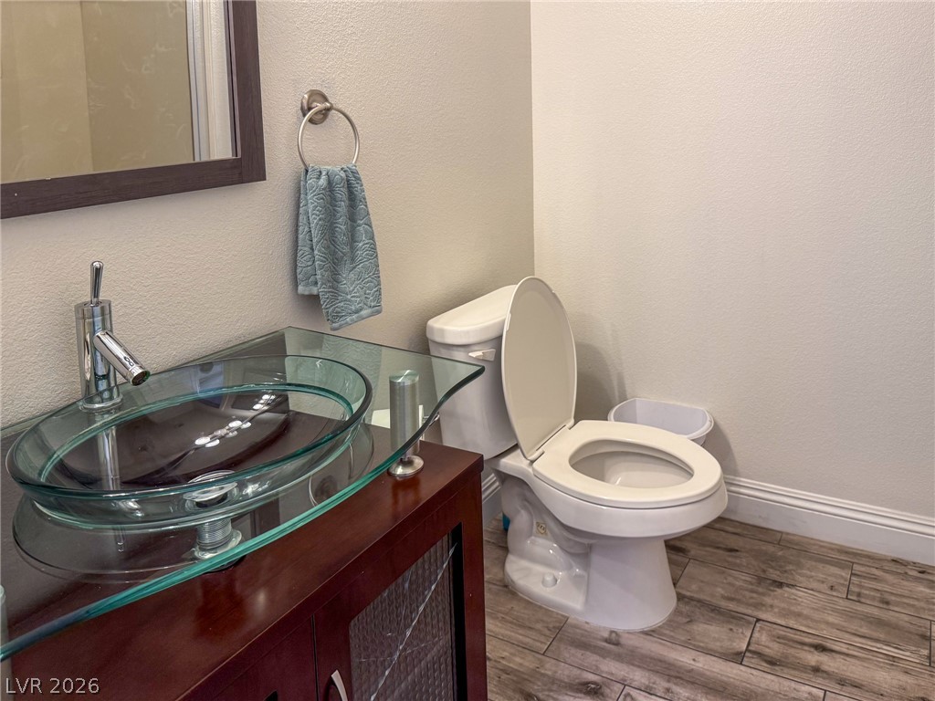 9156 Weeping Hollow Avenue Property Photo 11