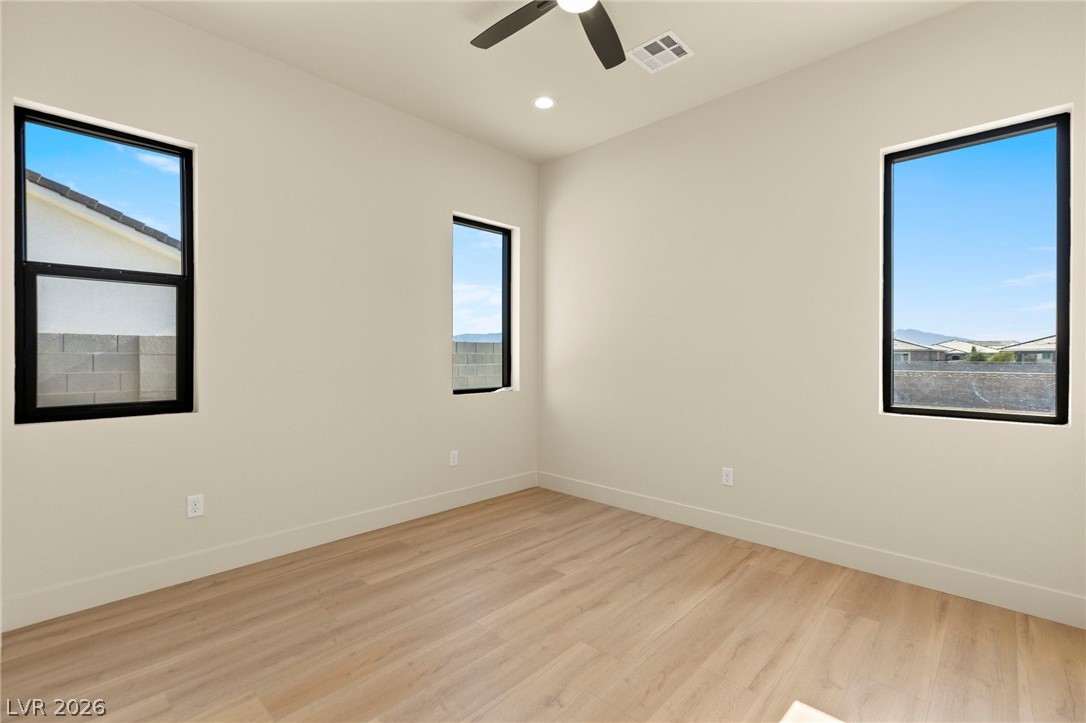 6340 Montclair Street Property Photo 25