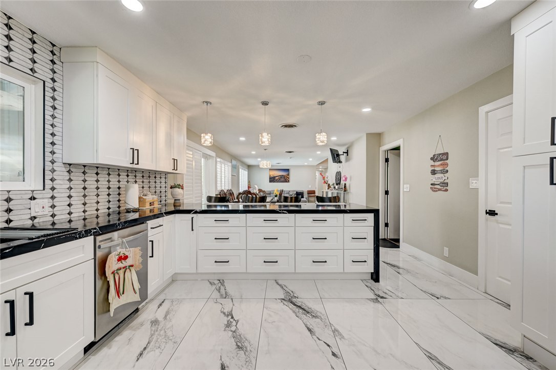 1920 Parkchester Drive Property Photo 14