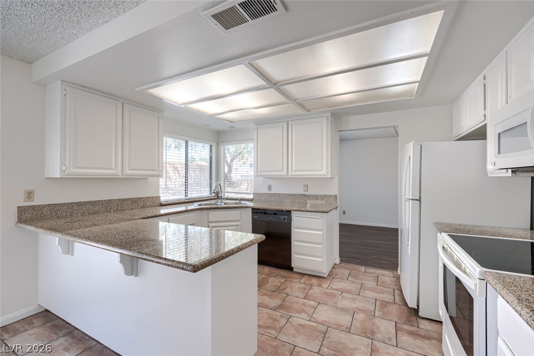 9000 Feather River Court Property Photo 8