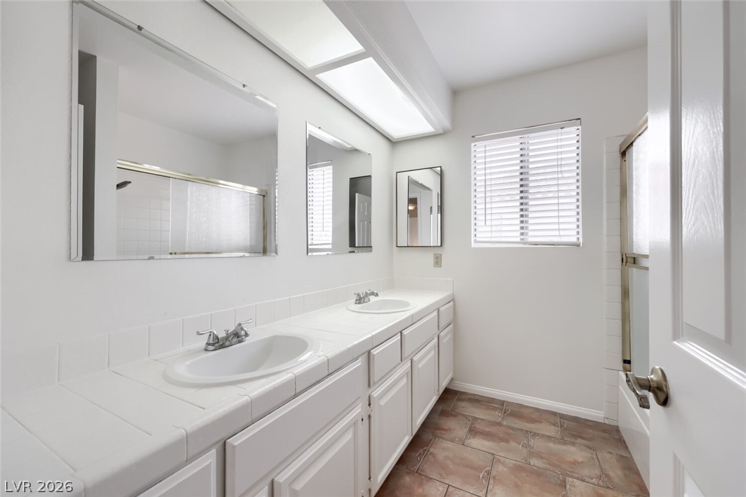 9000 Feather River Court Property Photo 12