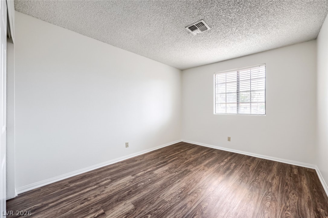 9000 Feather River Court Property Photo 17