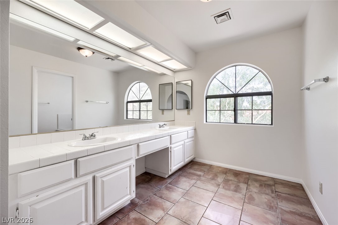9000 Feather River Court Property Photo 23