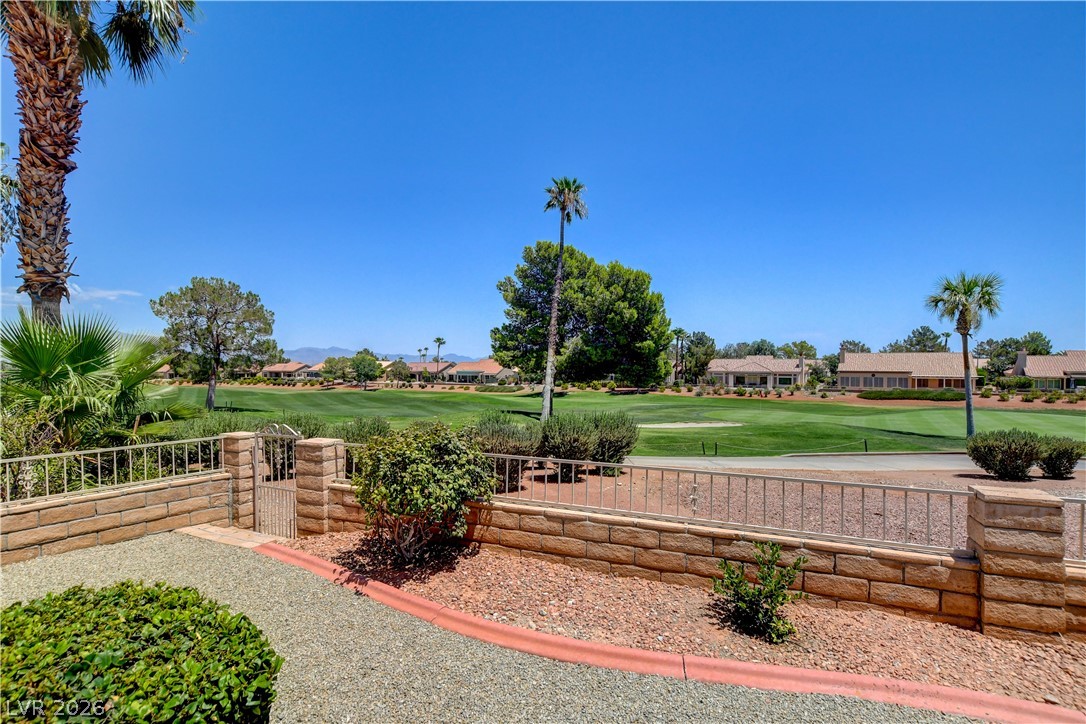 2900 Hawksdale Drive Property Photo 3