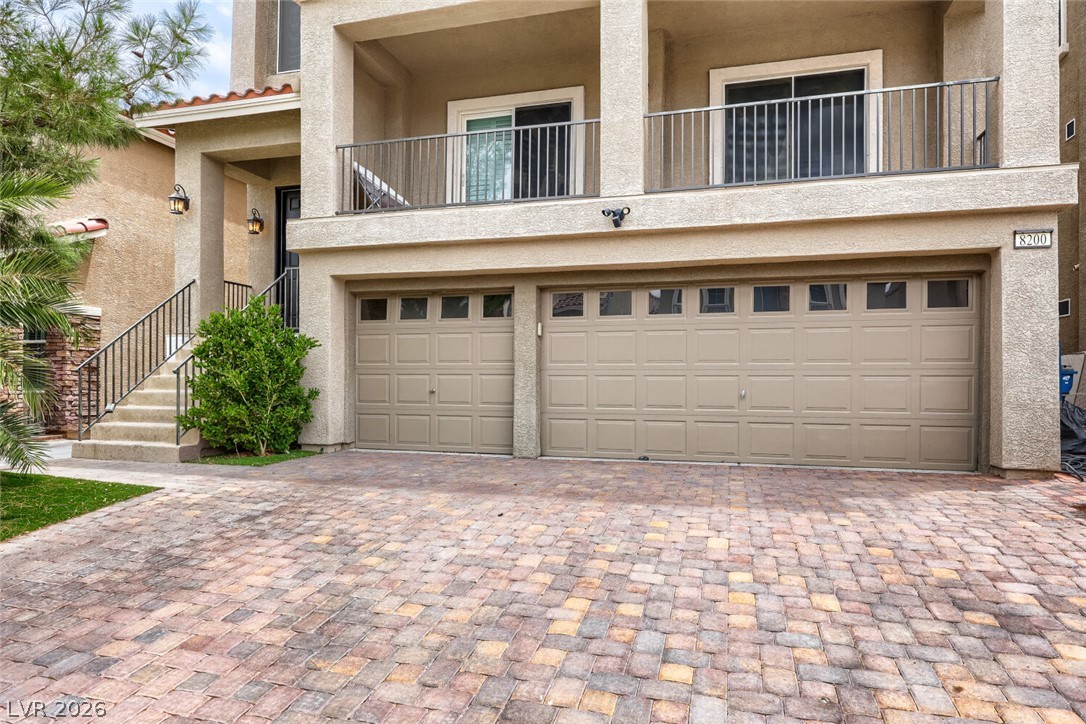8200 Duncan Peak Court Property Photo 7