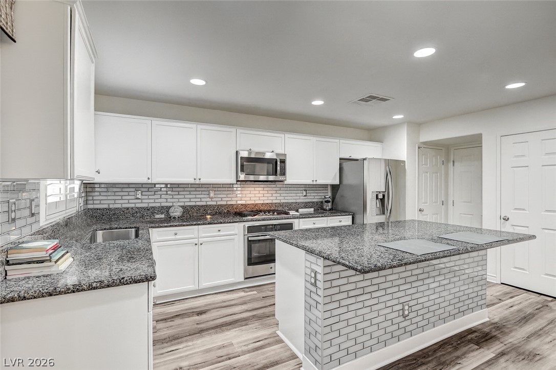 6980 Walden Park Street Property Photo 15