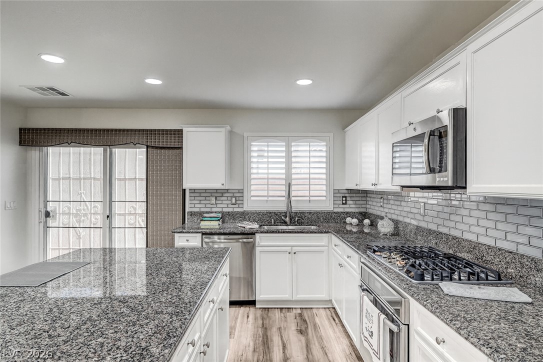 6980 Walden Park Street Property Photo 17