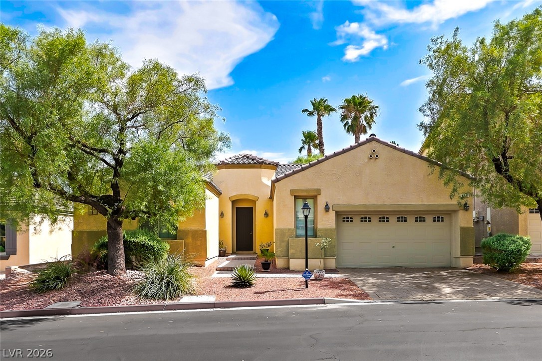 8117 Orchard Glen Avenue Property Photo 4