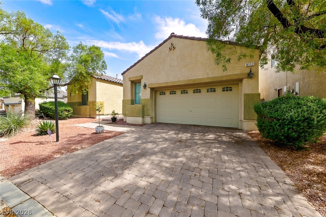 8117 Orchard Glen Avenue Property Photo 5