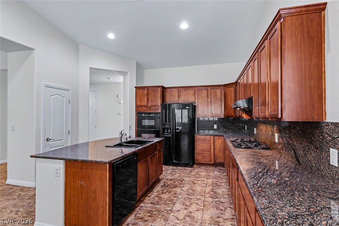 8117 Orchard Glen Avenue Property Photo 17
