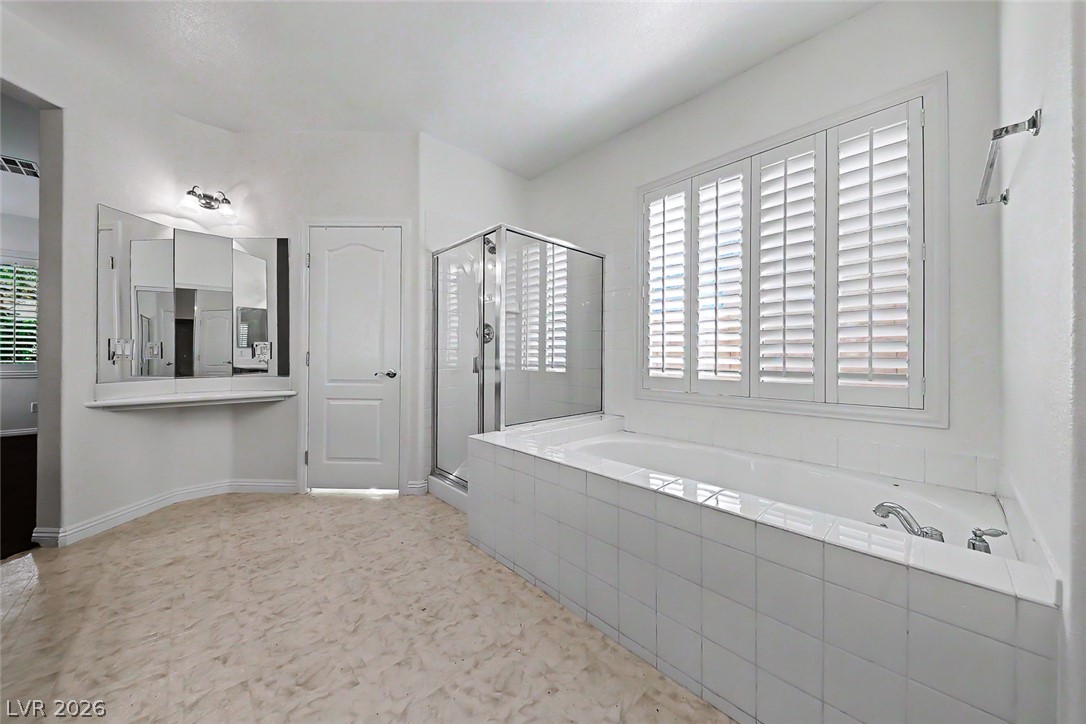 8117 Orchard Glen Avenue Property Photo 25