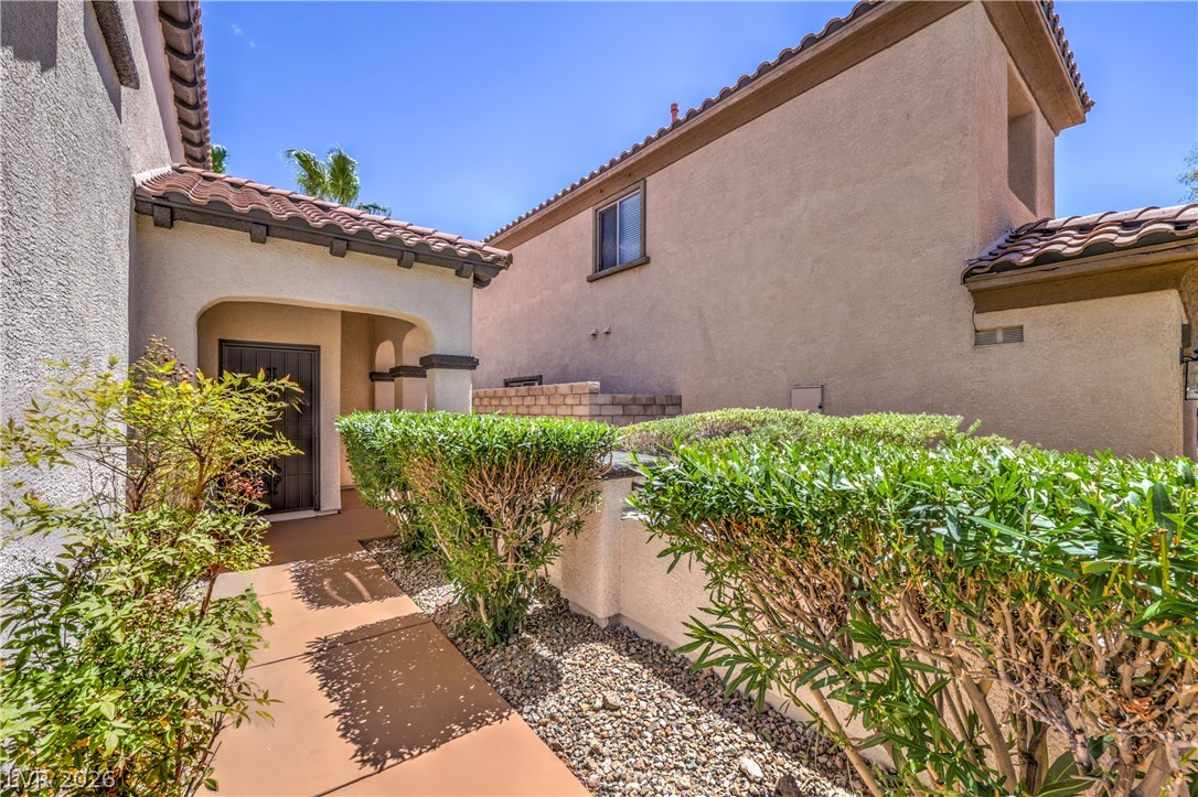1064 Calvia Street Property Photo 5