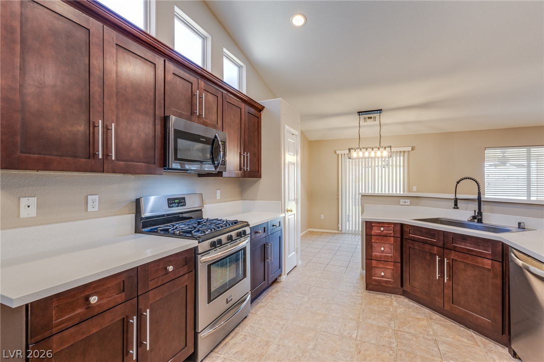 3719 Maple Creek Avenue Property Photo 10