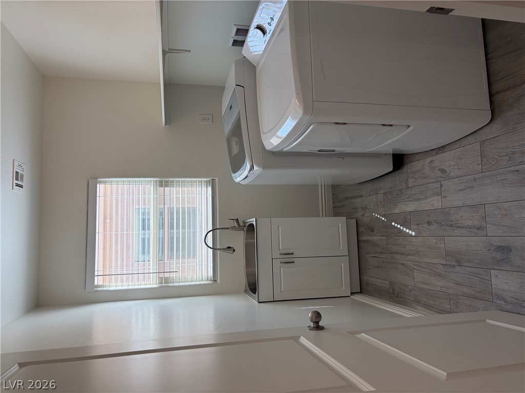 283 Walkinshaw Avenue Property Photo 4
