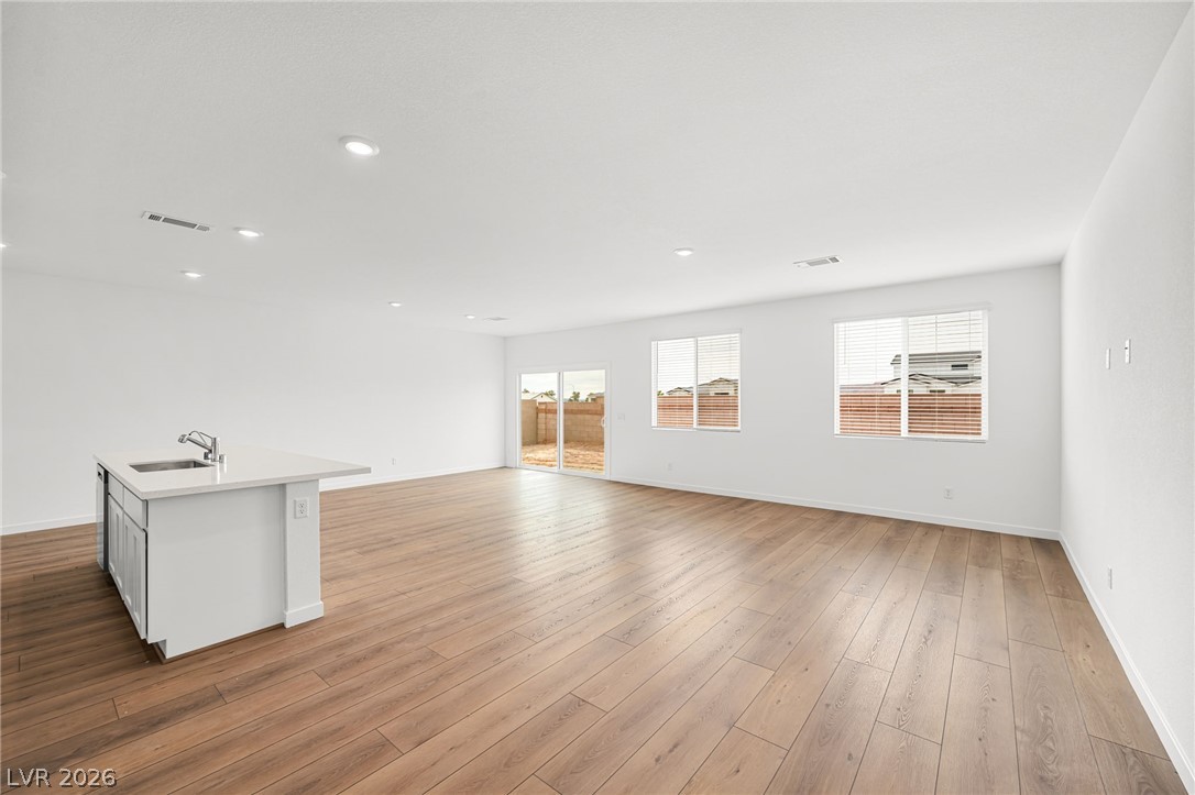 287 Sam Way Property Photo 3