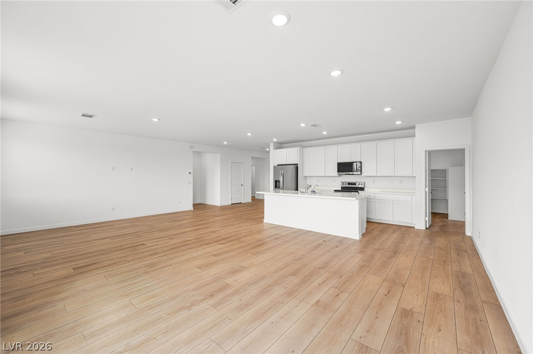 287 Sam Way Property Photo 5