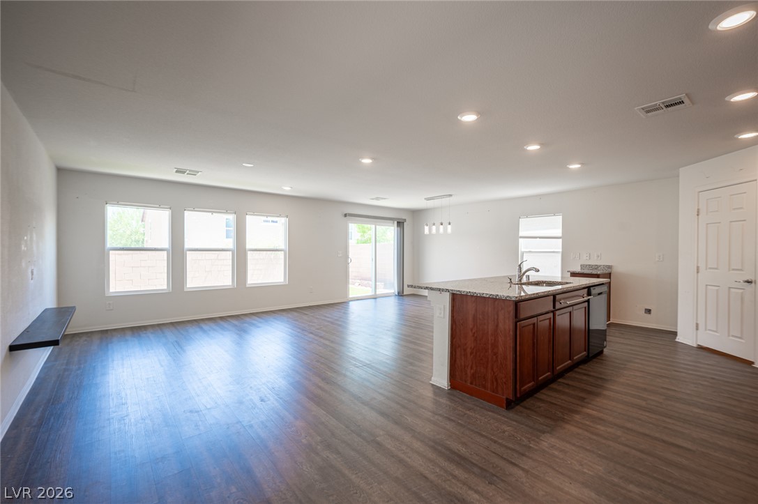 5548 Anshan Street Property Photo 3