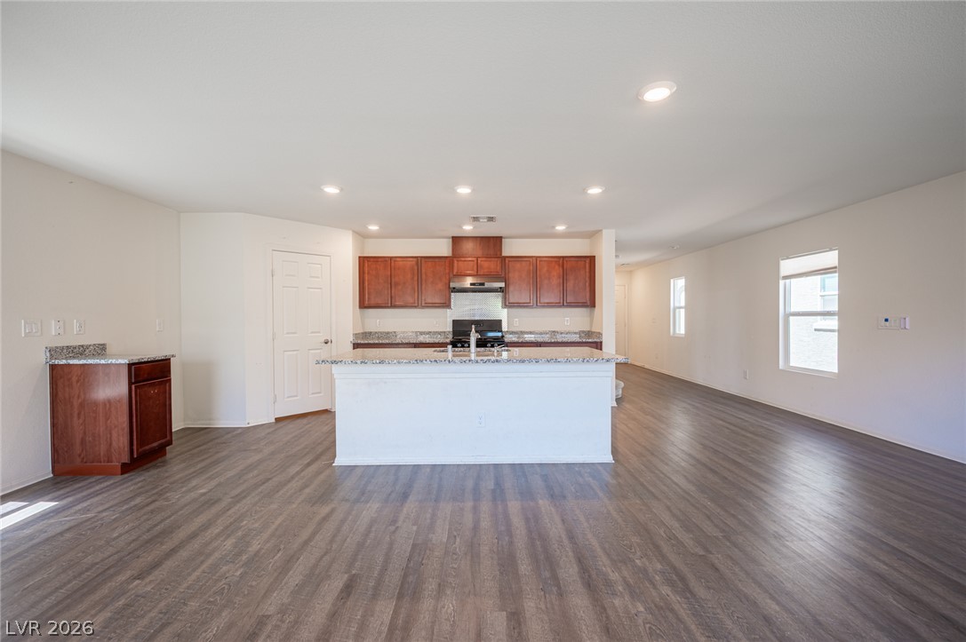 5548 Anshan Street Property Photo 7
