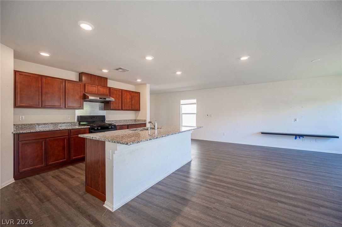 5548 Anshan Street Property Photo 8