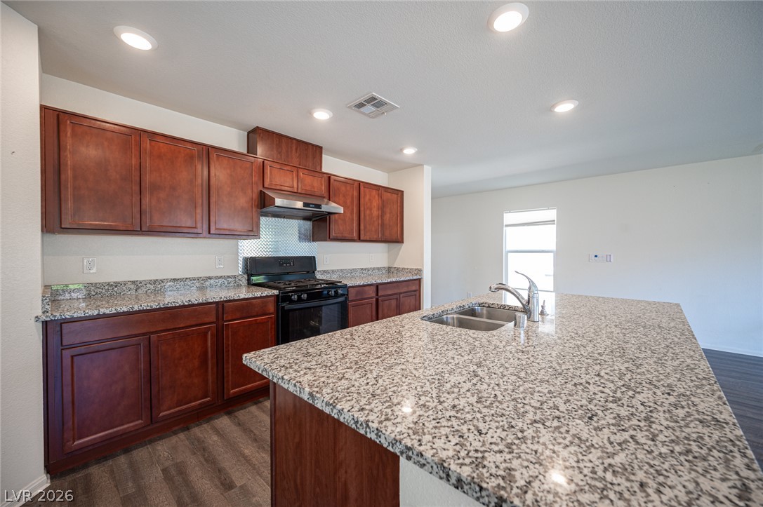 5548 Anshan Street Property Photo 9