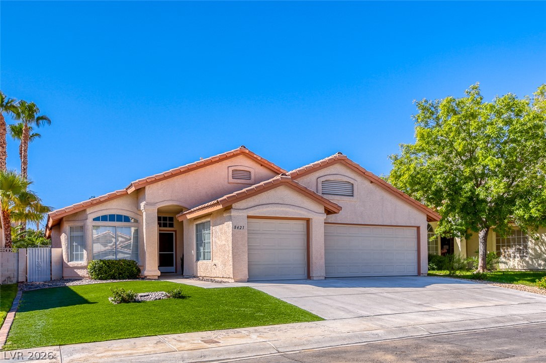 8421 Honeywood Circle Property Photo 1