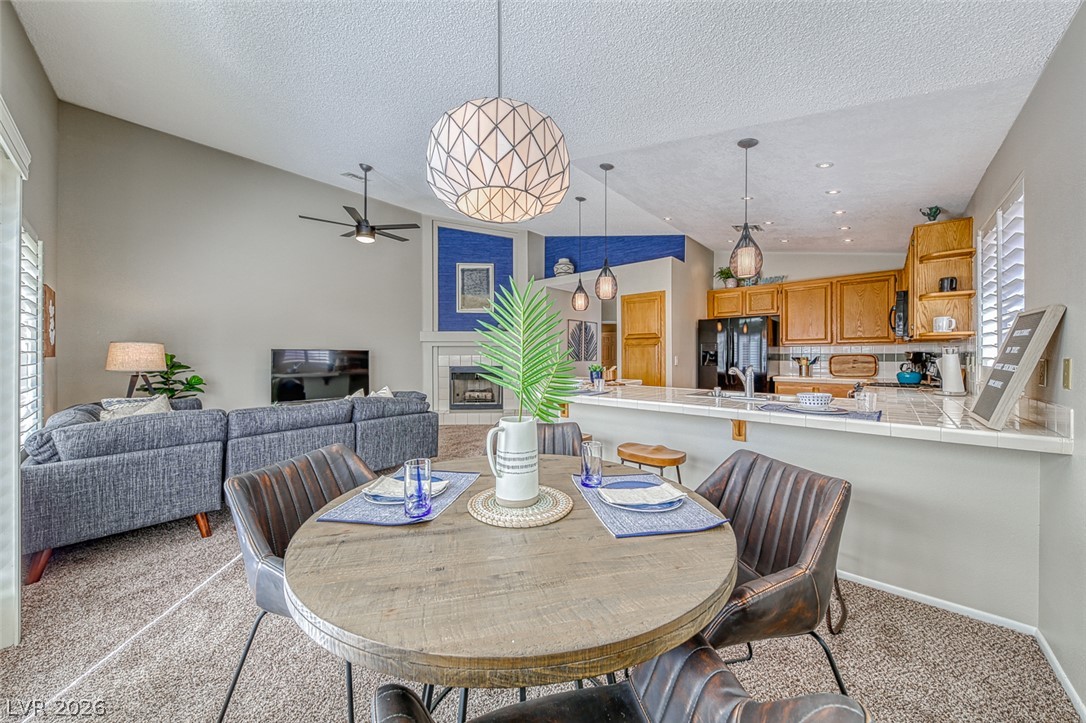 8421 Honeywood Circle Property Photo 4