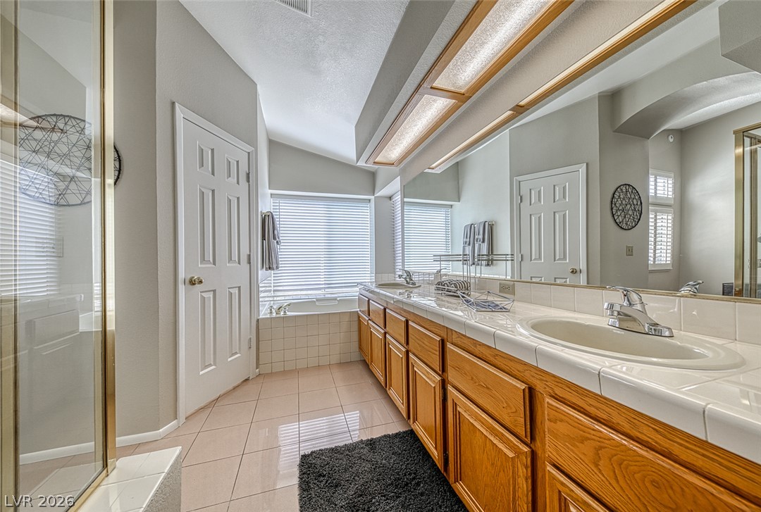 8421 Honeywood Circle Property Photo 14