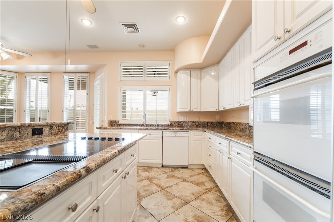 3775 Rick Stratton Drive Property Photo 17