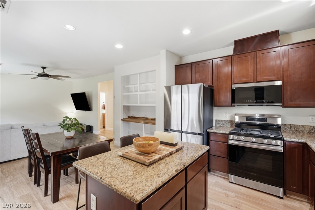 10637 Axis Mountain Court Property Photo 12
