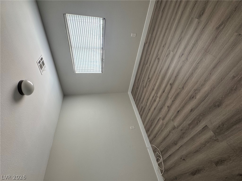 676 Magrath Street Property Photo 20
