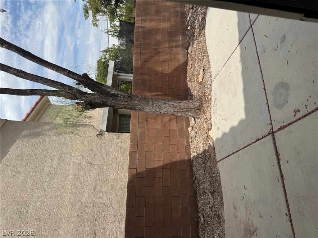 676 Magrath Street Property Photo 29