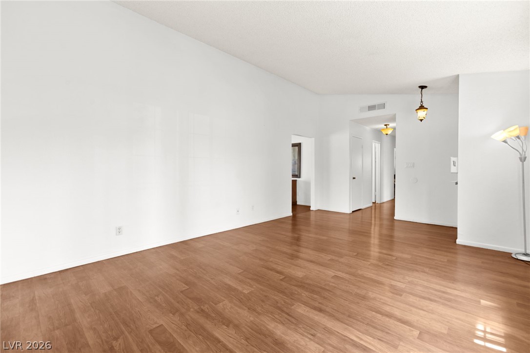 2529 Lakeside Drive Property Photo 11