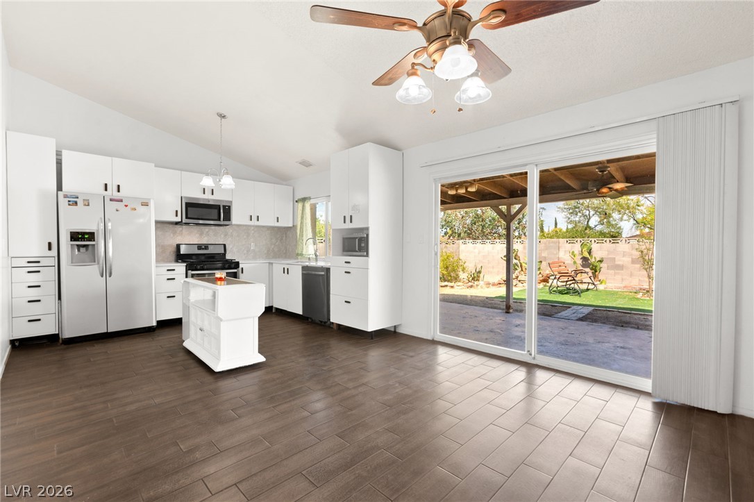 2529 Lakeside Drive Property Photo 12