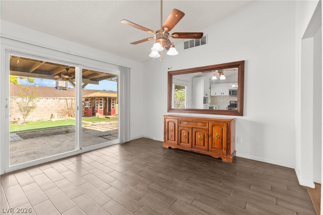 2529 Lakeside Drive Property Photo 16