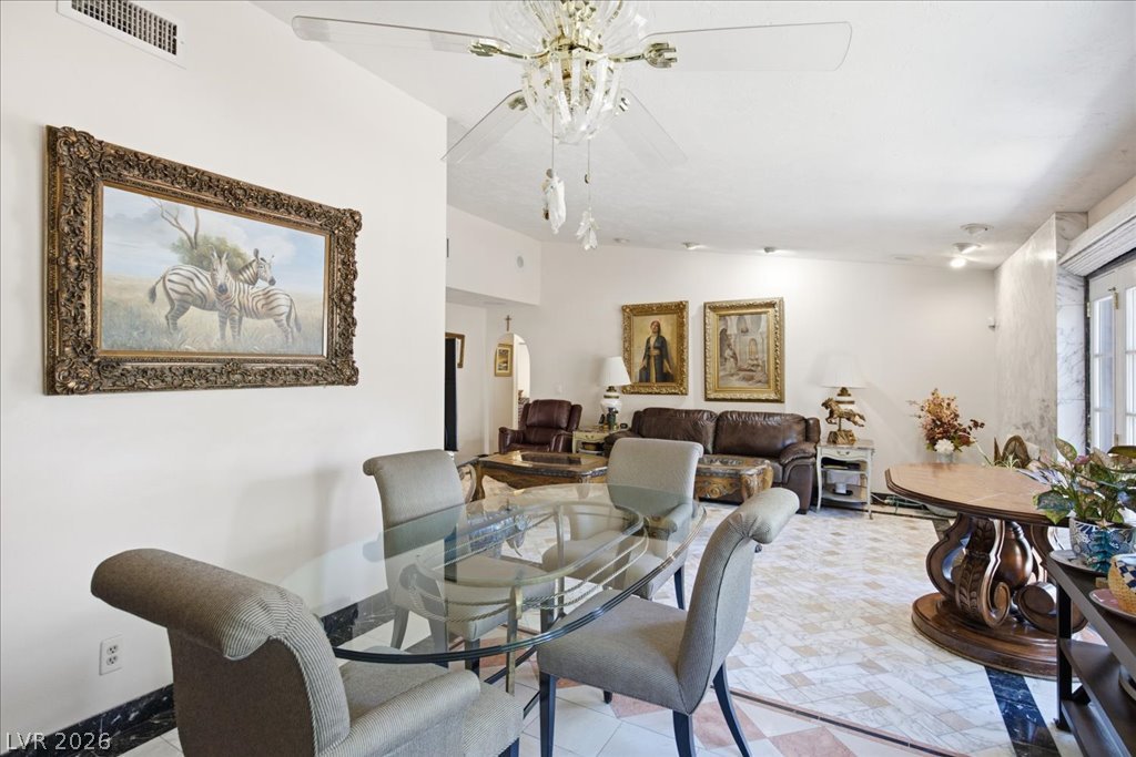 6305 Arcadia Avenue Property Photo 4
