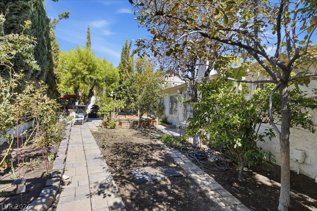 6305 Arcadia Avenue Property Photo 11