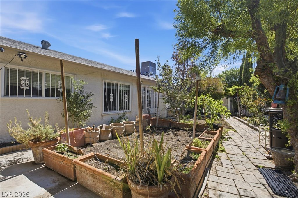 6305 Arcadia Avenue Property Photo 18