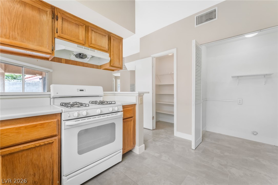 6536 Sterling Springs Parkway Property Photo 11