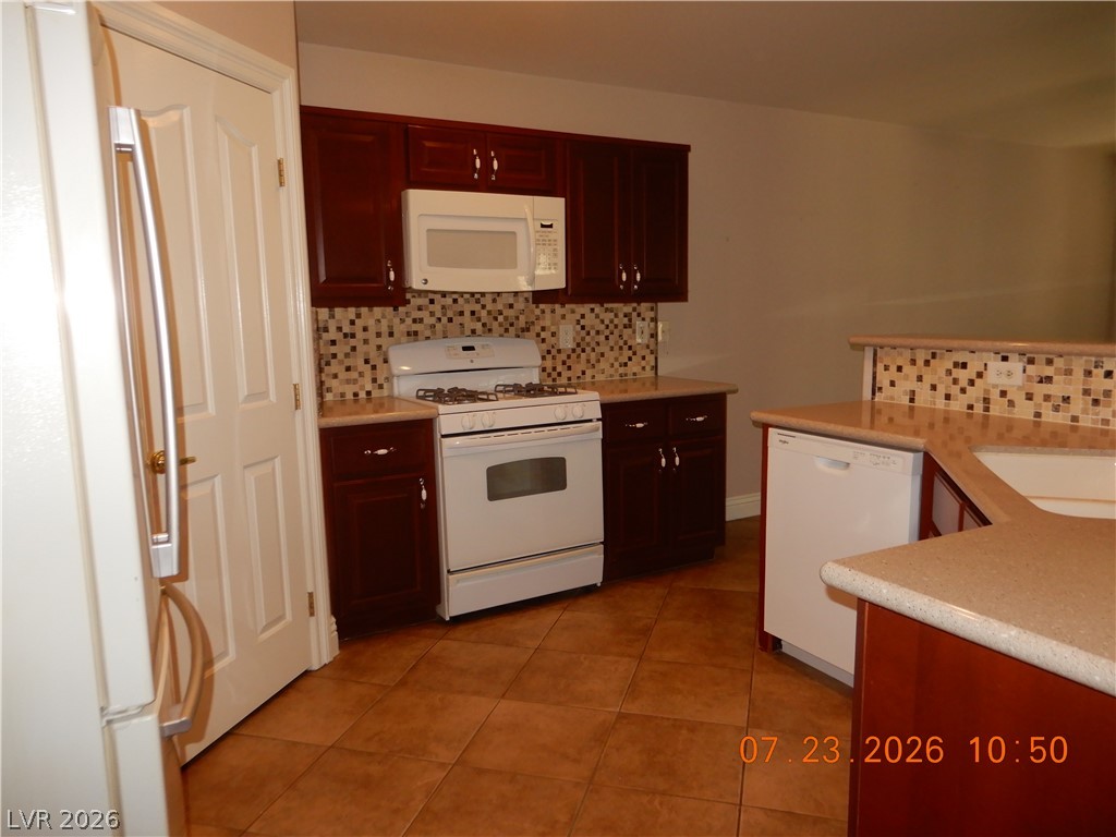 8905 Frasure Falls Property Photo 5