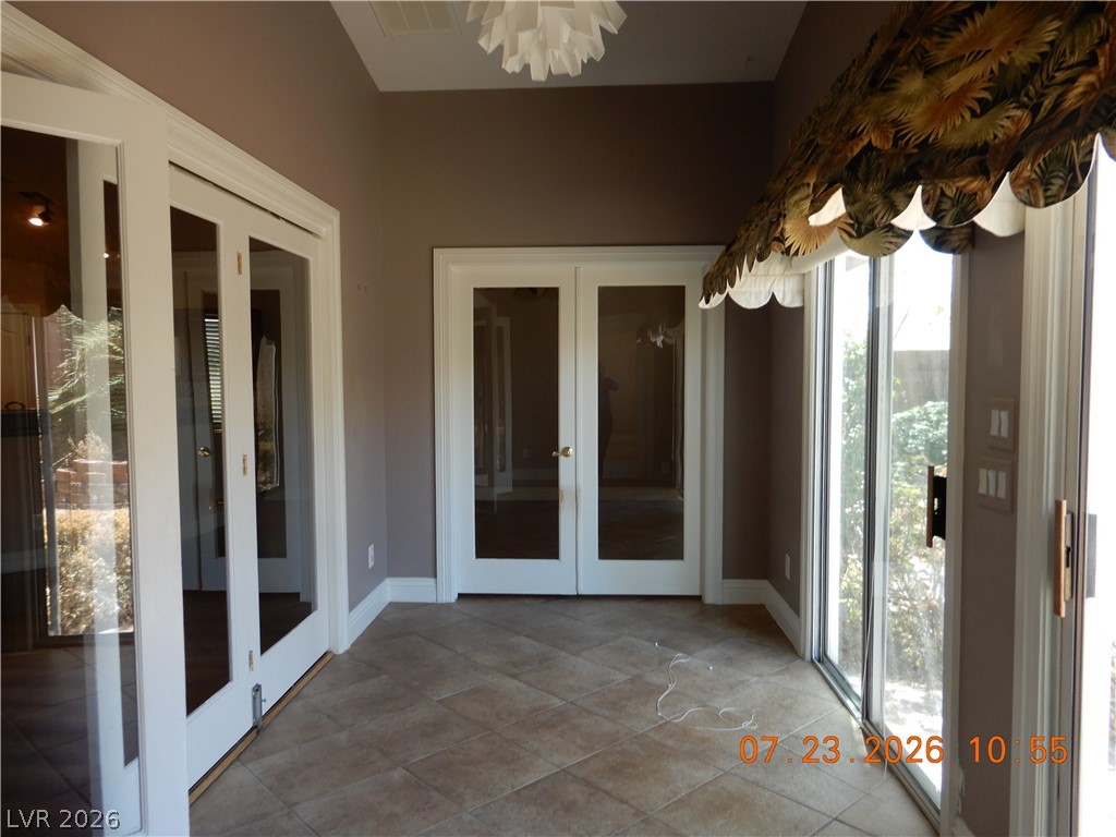 8905 Frasure Falls Property Photo 9