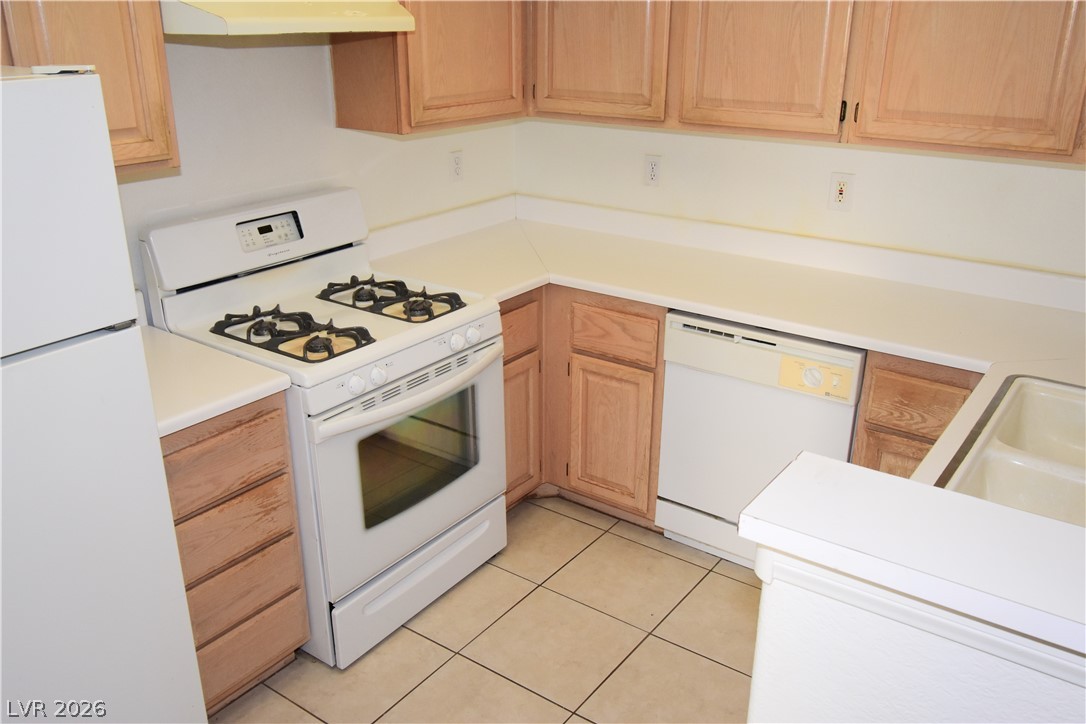 3320 South Fort Apache Road 109 Property Photo 8