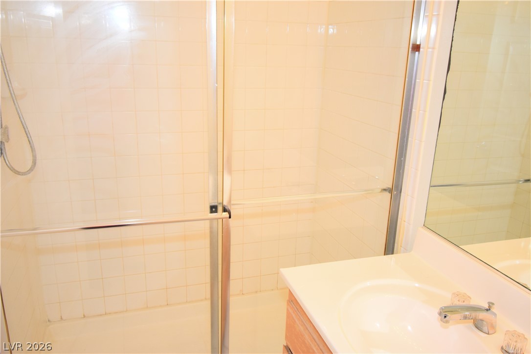 3320 South Fort Apache Road 109 Property Photo 14