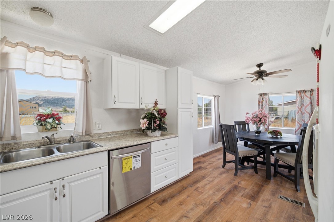 5610 Tecopa Street Property Photo 14
