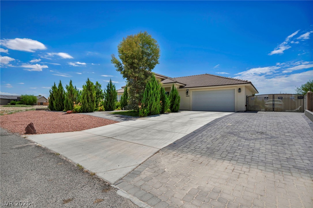 6680 Greenbriar Court Property Photo 6