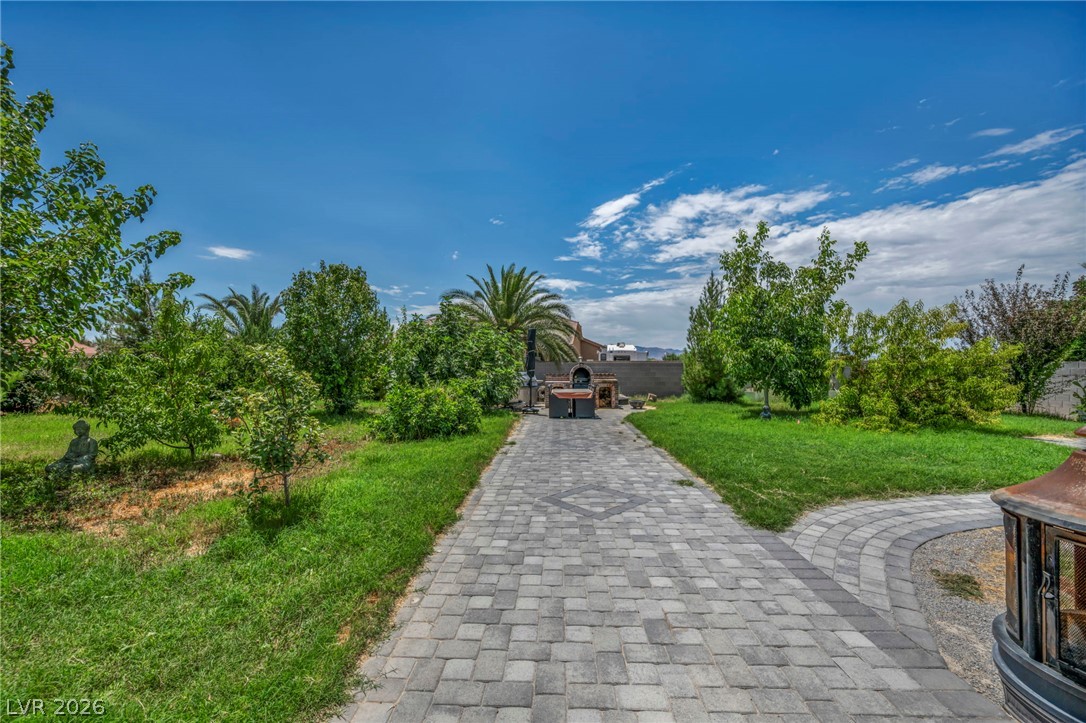 6680 Greenbriar Court Property Photo 14
