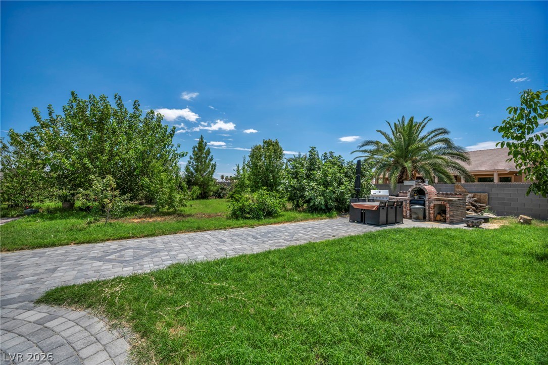 6680 Greenbriar Court Property Photo 17