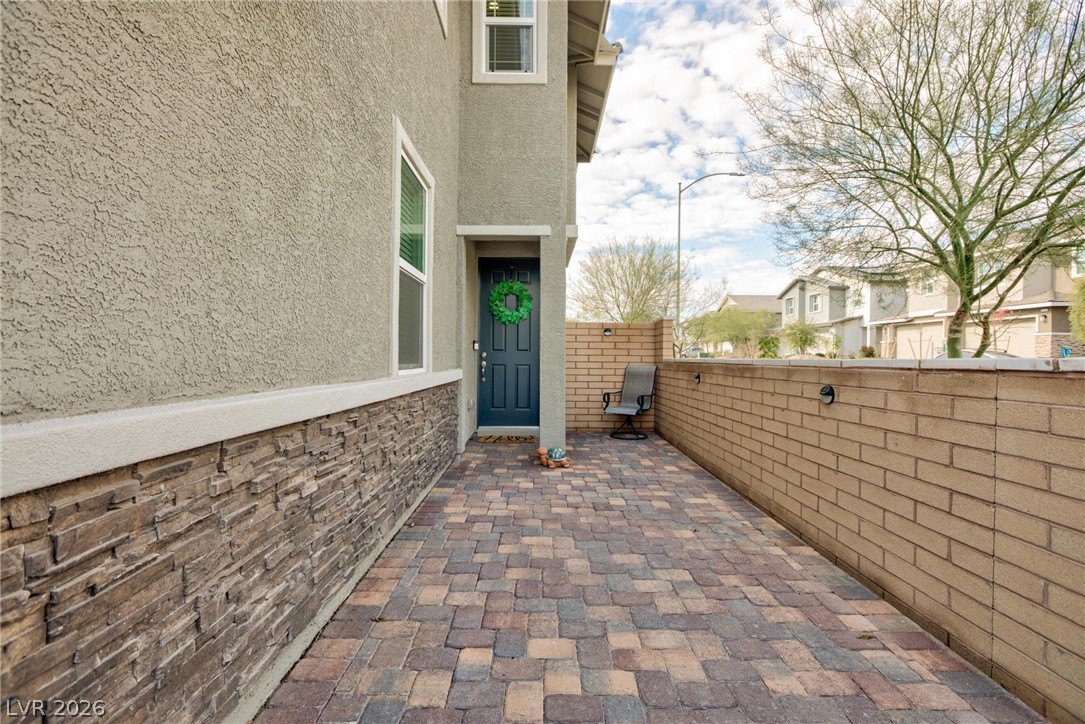 737 Cottonwood Hill Place Property Photo 4