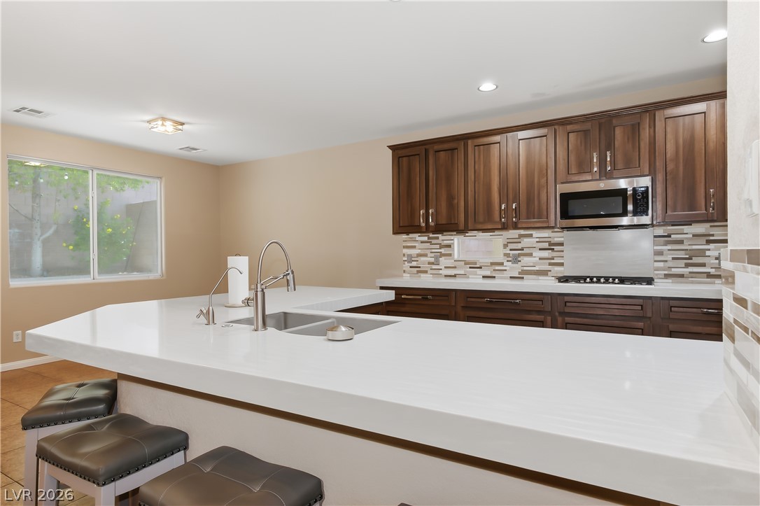 354 Shimmering Moon Street Property Photo 6